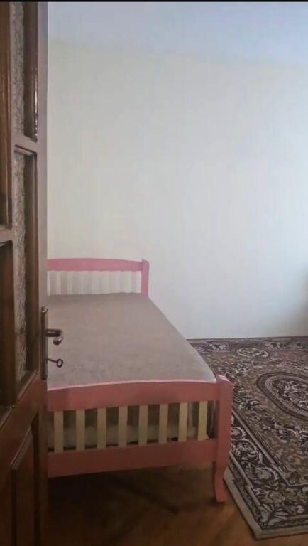 🏢Tek Bulevardi Zogu I,prane Fakultetit te Shkencave te Natyres jepet me qera apartament apartament 3+1 e mobiluar 65,000L