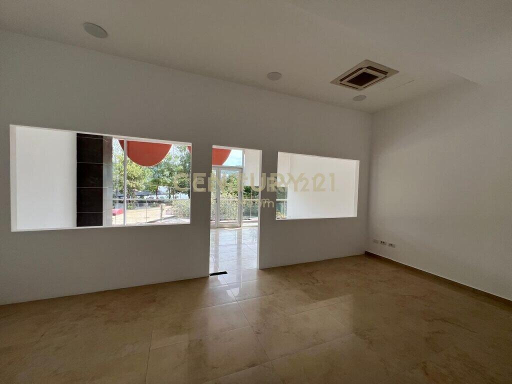 FOR RENT 170M2, COMMERCIAL SPACE AT THE TIRANA LAKE!