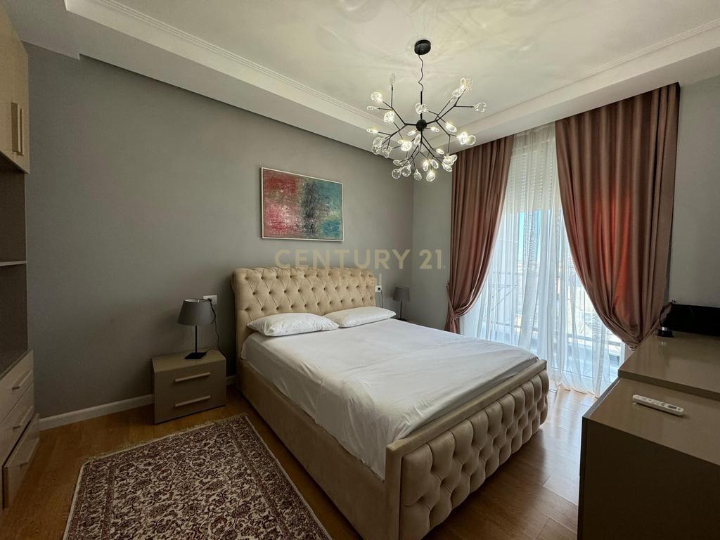 JAPIM ME QIRA APARTAMENT 1+1 PRANE 21 DHJETORIT 700 € /Muaj