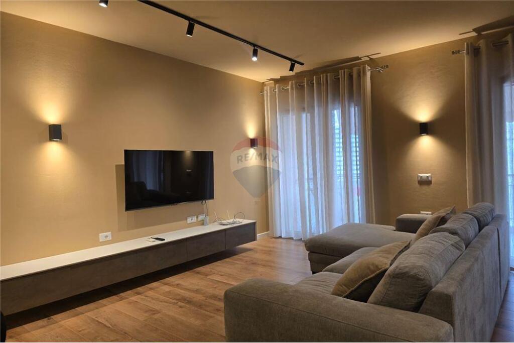 2+1+PARKIM ME QIRA TE KOMPLEKSI DELIJORGJi