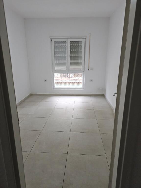 Offices 2+1+2 for rent Barrikadave Street near the Vojo Kushi bust