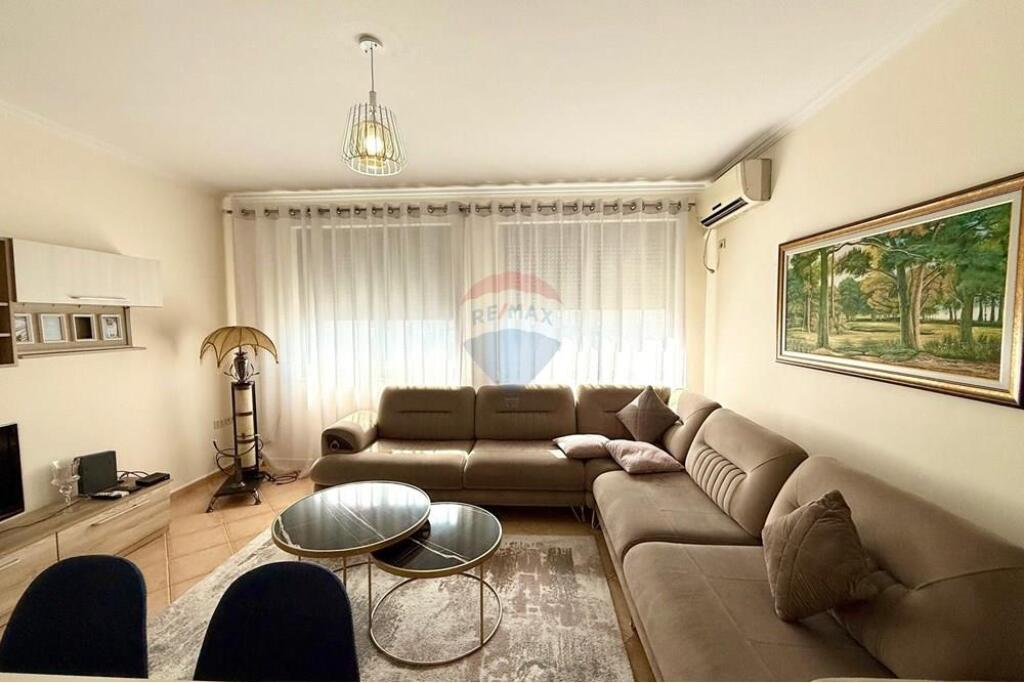 APARTAMENT 2+1+2 ME QIRA NE KINOSTUDIO