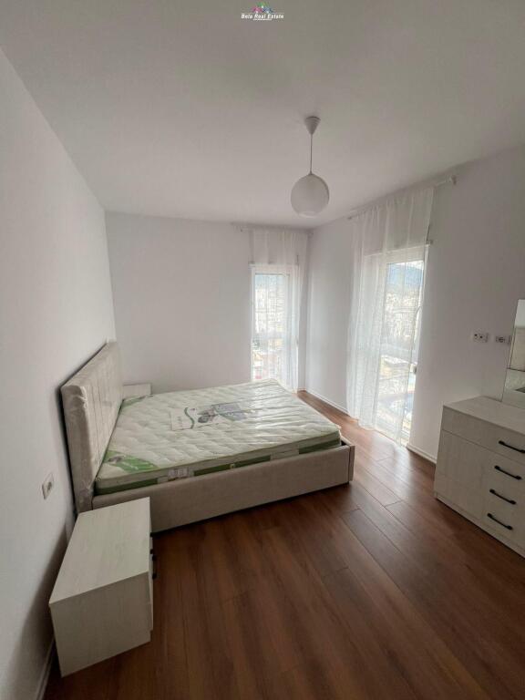 Appartamento In Affitto 1+1 presso la Scuola Rossa (ID B2101217) Tirana