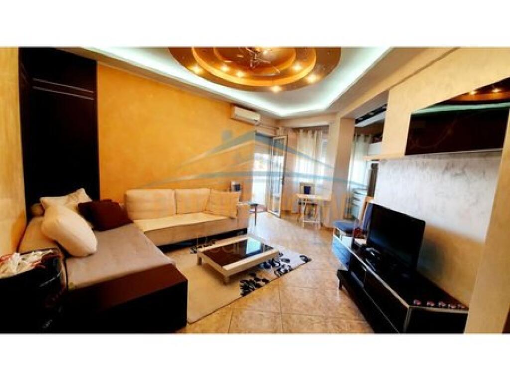 Rent, Apartment 1+1, Commune of Paris.