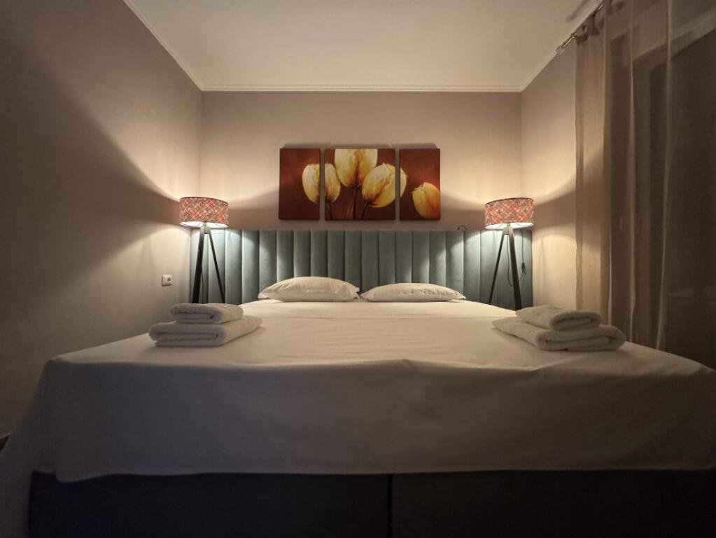 APARTAMENT 2+1+2 QIRA  Kompleksi Kolombo , Liqeni Thate