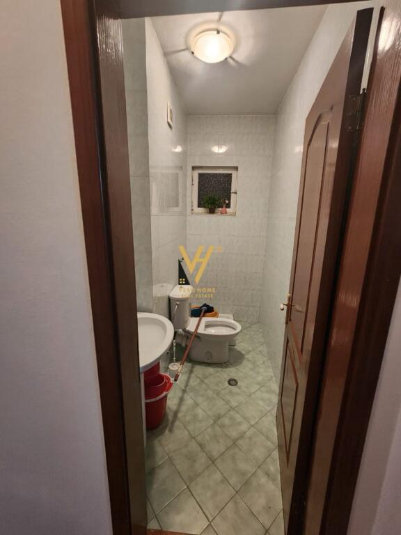 SHITET APARTAMENT 3+1+2 TE KOMUNA E PARISIT 320.000 EURO