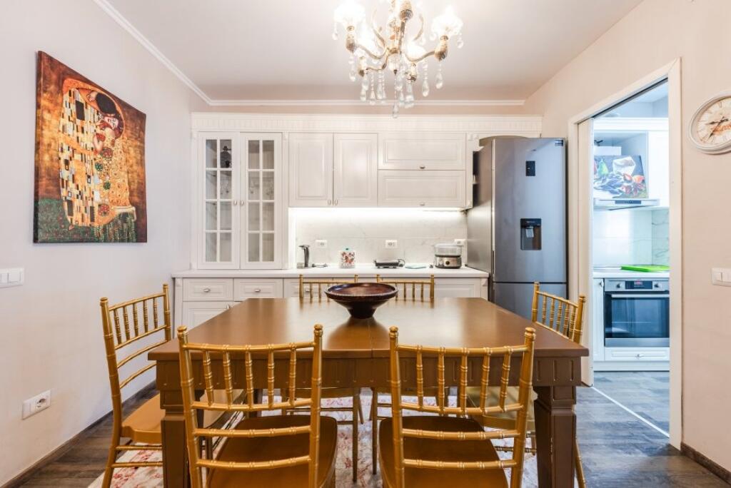 APARTAMENT 2+1+2 QIRA  Kompleksi Kolombo , Liqeni Thate