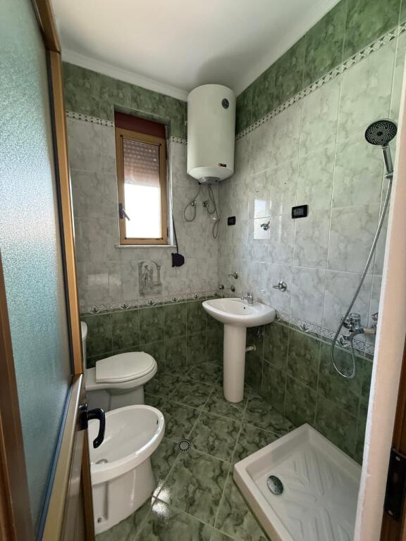 🏠Kodra e Priftit,a pochi minuti da Venue Clab, si affitta il 3° piano di una villa,,2+1+2,arredato.55,000Leke
