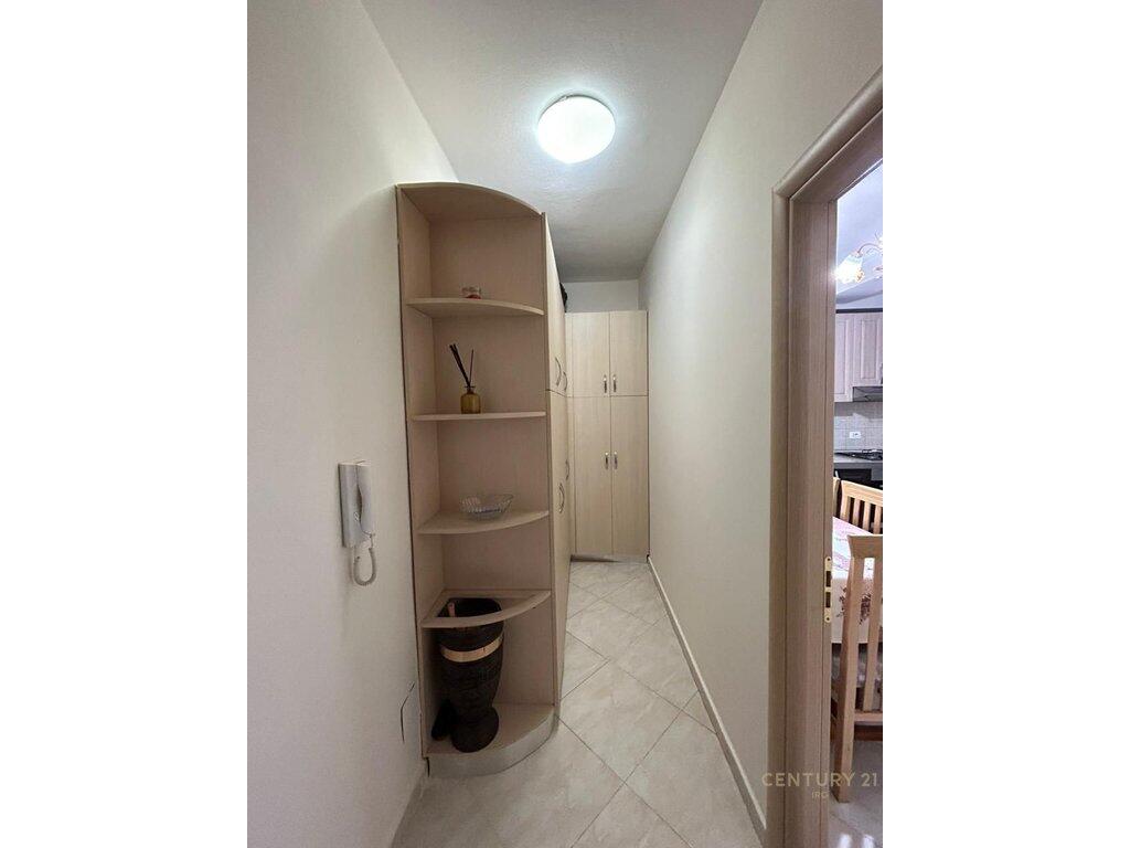 APPARTAMENTO 2+1 IN AFFITTO VICINO A VIA KAVAJËS!