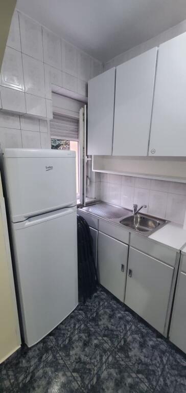 Apartament me qira rruga fortuzi 2+1