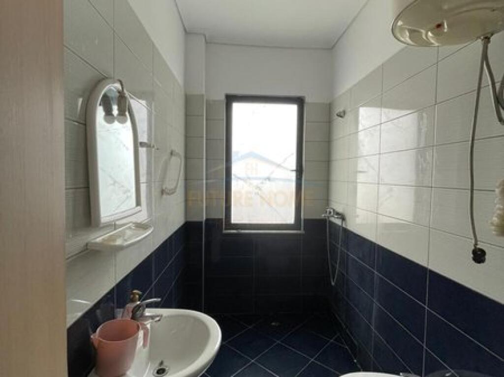 Shitet,Apartament 2+1, Unaza e Re, Tirane