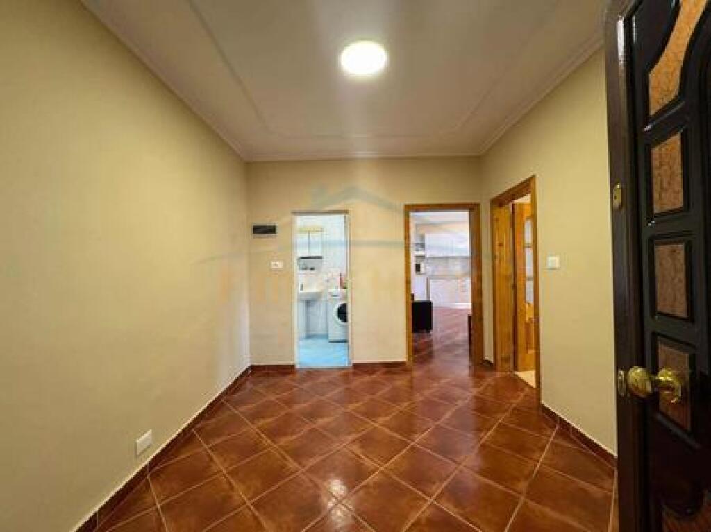 Shitet, Apartament 1+1, Pazari i Ri
