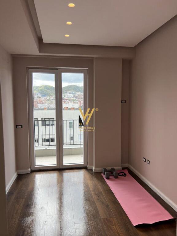 JEPET APARTAMENT 2+1+BLK ME QERA TE KOMUNA E PARISIT 1.100 EURO