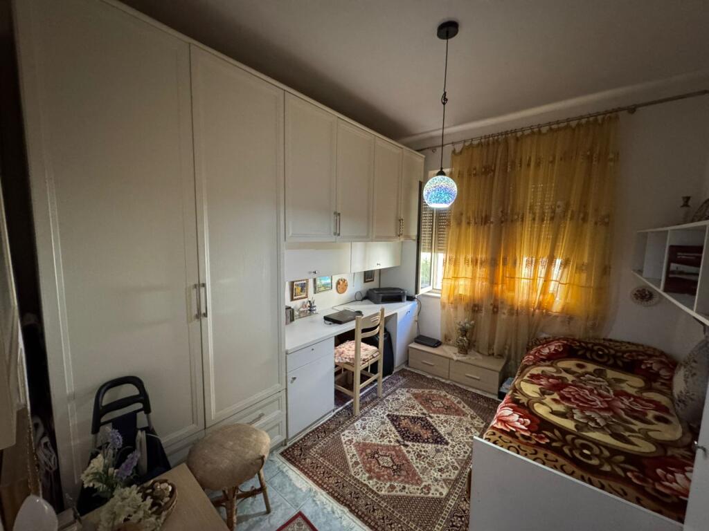 SHITET APARTAMENT 2+1 PRANE VASIL SHANTOS