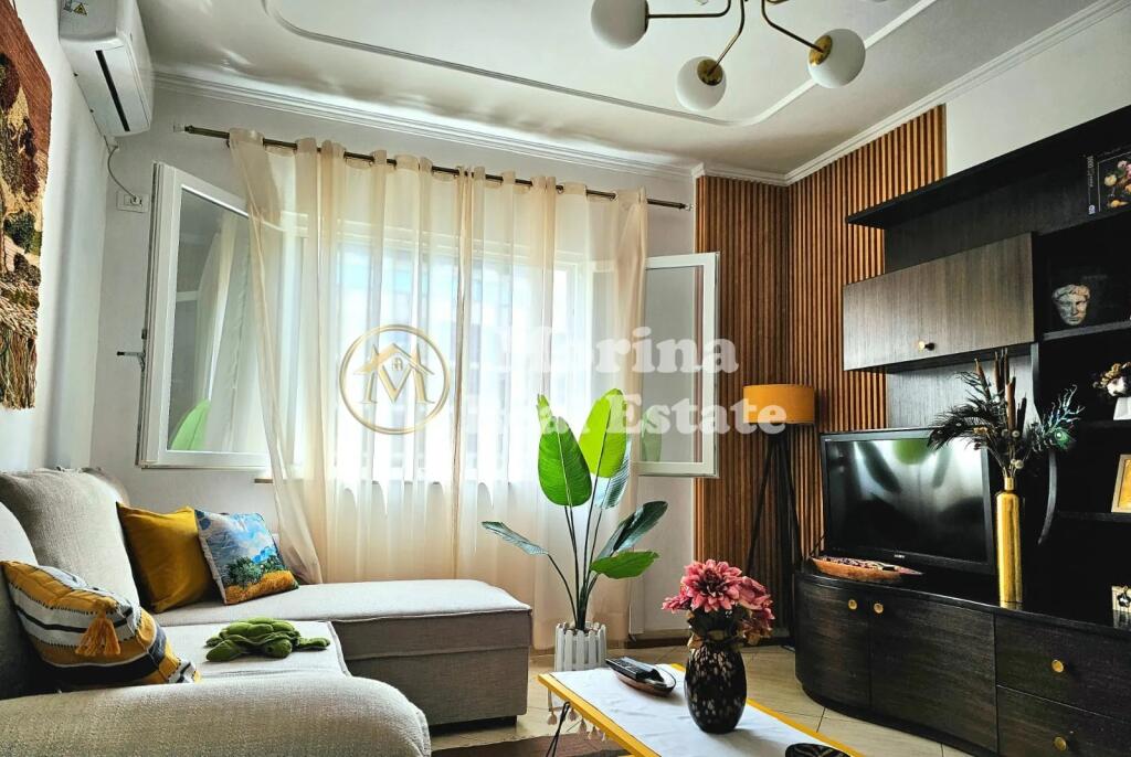 Qera, Apartament 1+1, te Stacioni i Trenit, 600 euro/muaj