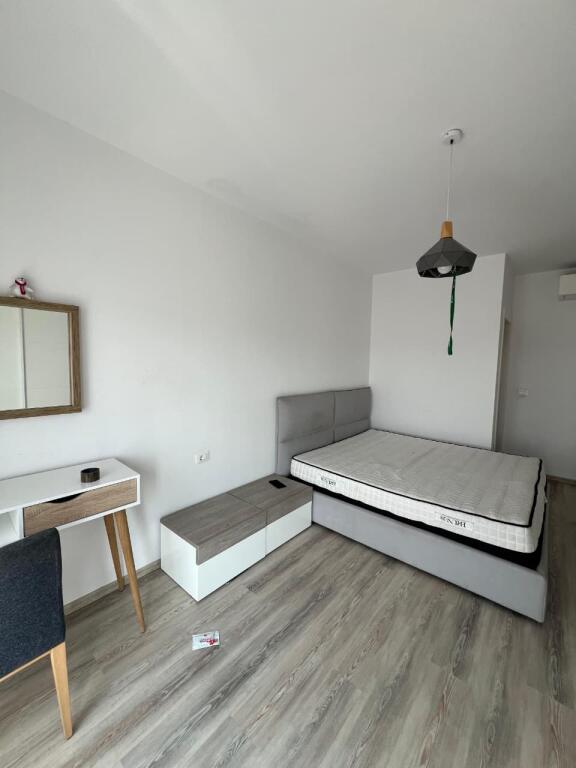 Jepet apartament 2+1+2 me qera Foleja Gjelber Zogu i Zi !
