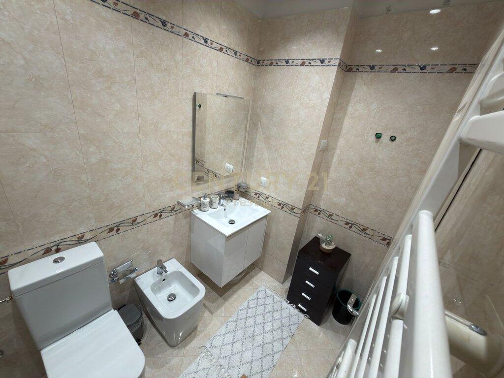 APPARTAMENTO 3+1+2 + POSTO AUTO IN AFFITTO, VIA ELBASAN, TIRANA!