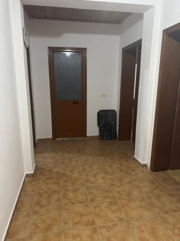 🏡 Appartamento 3+1 in affitto – Kodra e Priftit 🌳