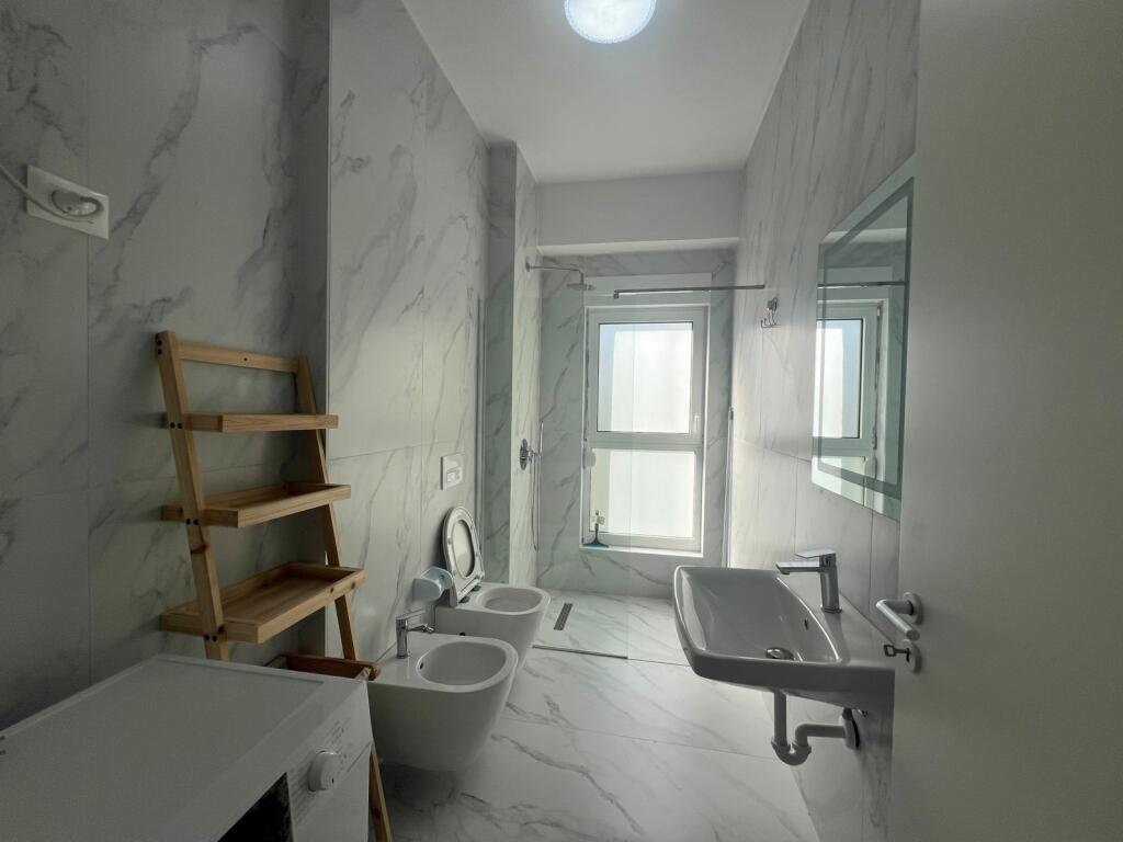 Apartament 1+1 per qira tek kompleksi Mangalem