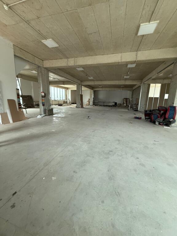 WAREHOUSE FOR RENT 650 M2 PEZE HELMES 2000 EURO