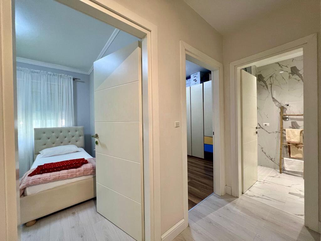 Apartament modern për shitje 3+1+2+2 ballkone - Liqeni i Thatë