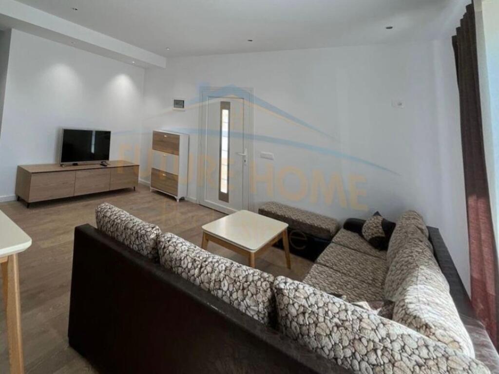 🏡 Apartament me qira 2+1 – Rruga “5 Maji”, Tiranë