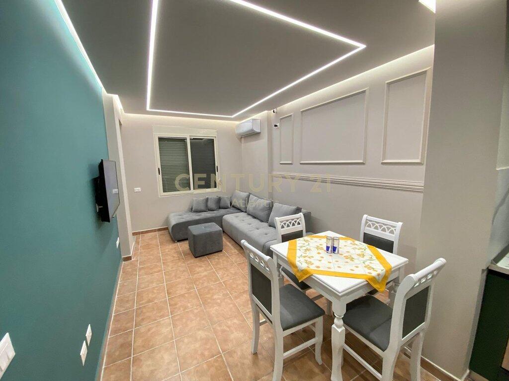 APPARTAMENTO 1+1 IN AFFITTO, VISTA MARE A 10M DAL MARE, SPIAGGIA ILIRIA, DURAZZO !!