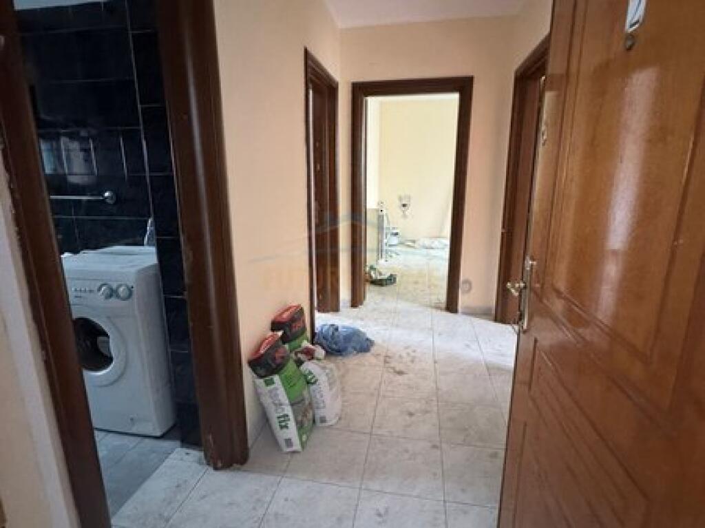 Shitet, Apartament 2+1, Oxhaku, Tiranë.