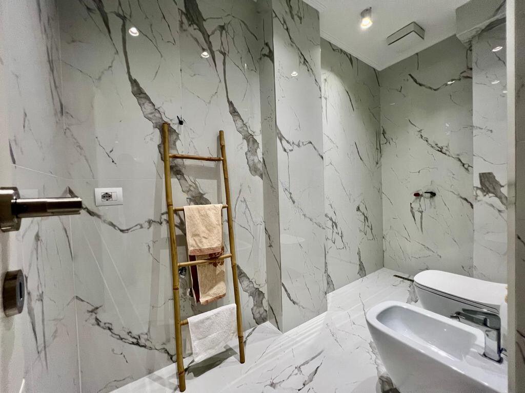 Apartament modern për shitje 3+1+2+2 ballkone - Liqeni i Thatë