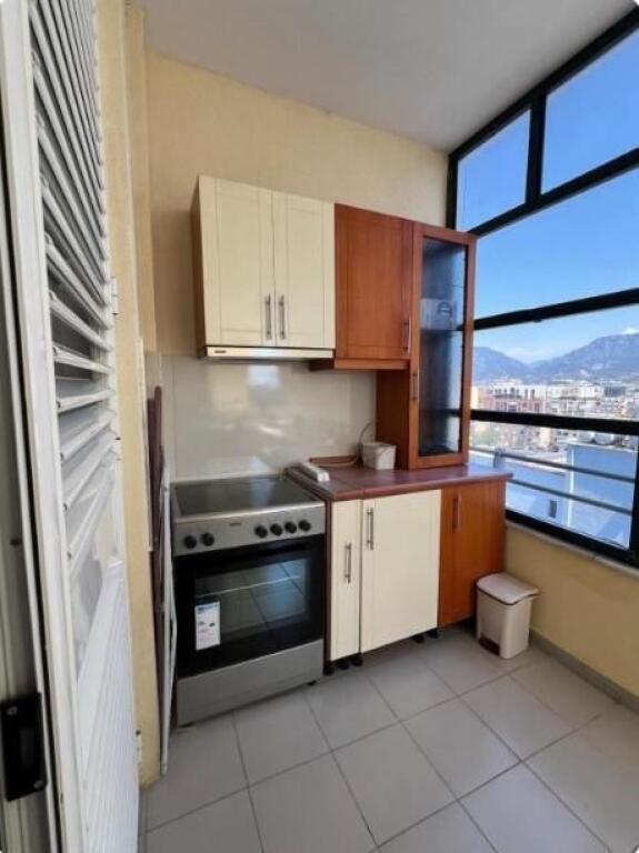 APARTAMENT ME QERA 1+1 BULEVARDI ZOGU I PARE 1000 EURO