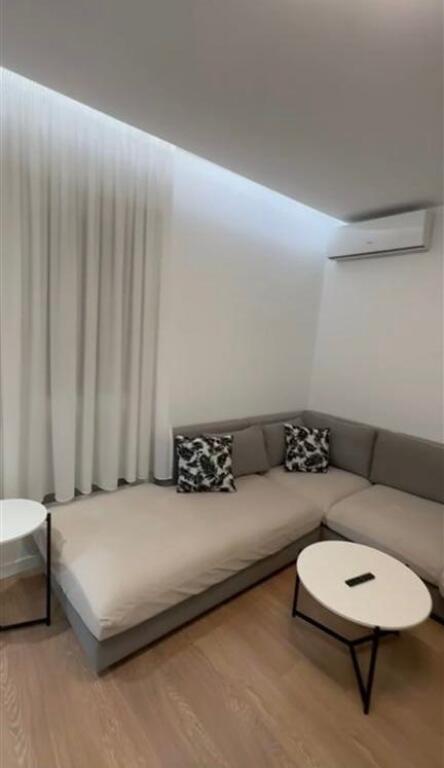 Appartamento moderno in affitto a 5 Maji