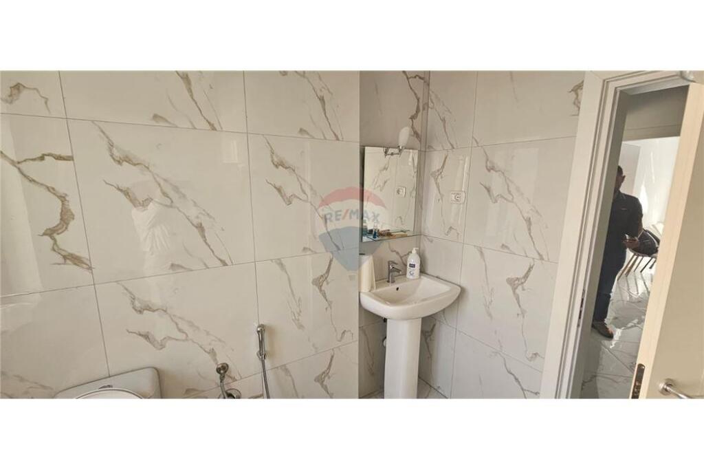 Ufficio in Affitto - Via Durazzo,  
