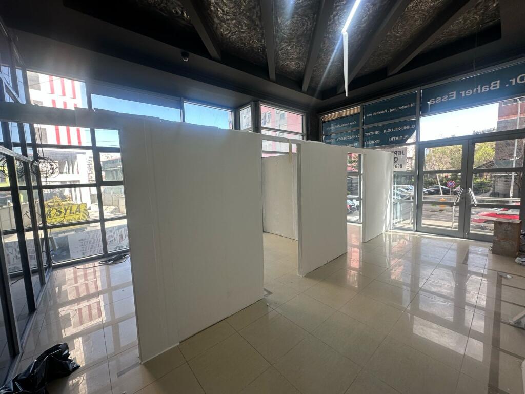 🏡Locale commerciale in affitto a Zog te Zi