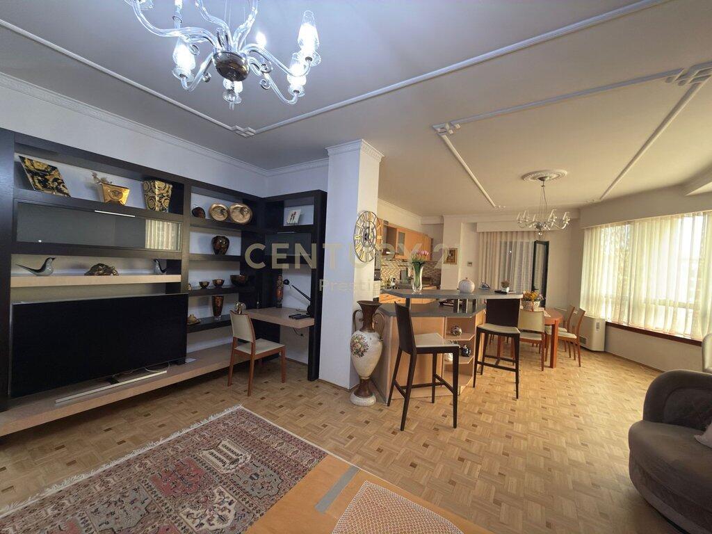 APPARTAMENTO 3+1+2 + POSTO AUTO IN AFFITTO, VIA ELBASAN, TIRANA!