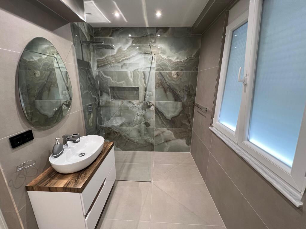 Apartament 2+1 me qira tek Ish Ekspozita!
