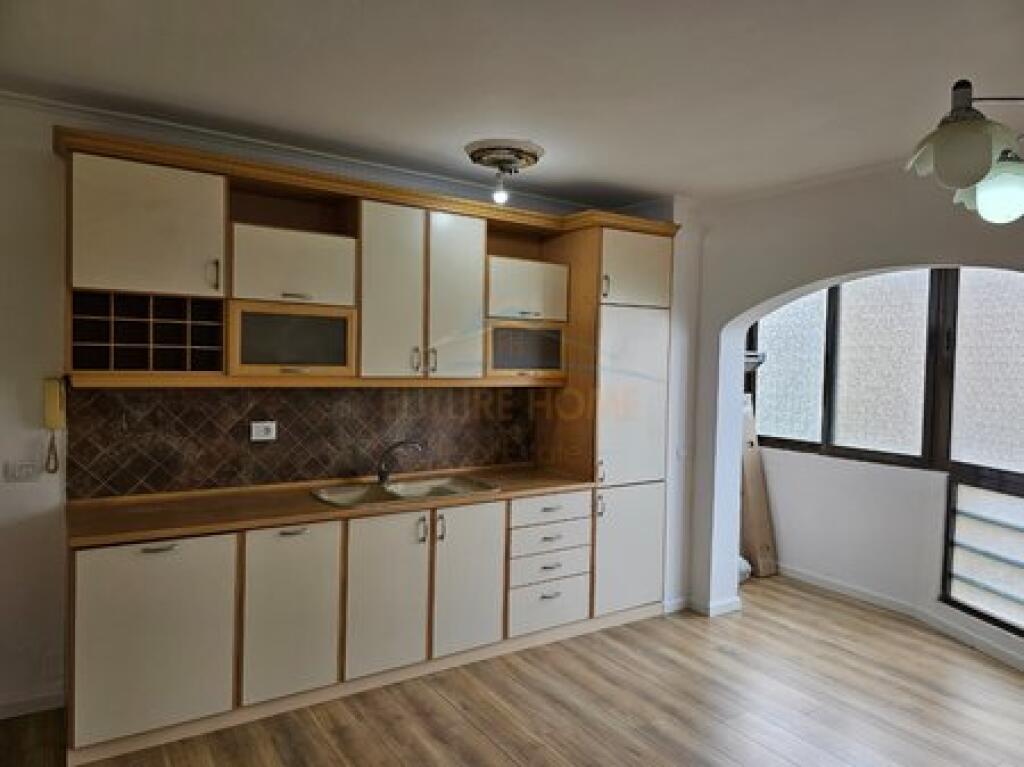 Shitet, Apartament 2+1, Fusha e Aviacionit, Tiranë.