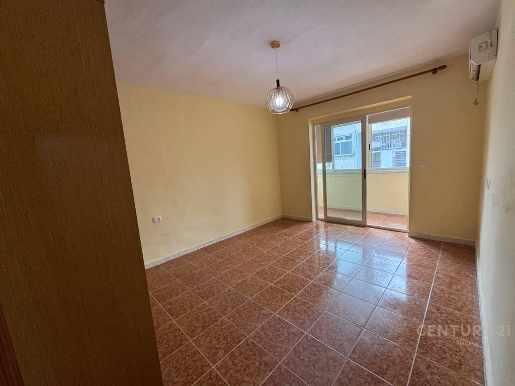 APPARTAMENTO 1+1 VICINO ALLA STRADA DI KAVAJË