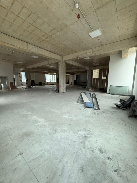 WAREHOUSE FOR RENT 650 M2 PEZE HELMES 2000 EURO