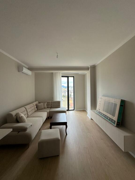 Apartament 1+1 me Qira – Golden Tower, Rruga Mine Peza