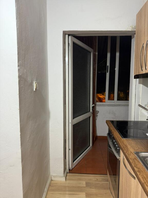 Jepet Apartament me qera