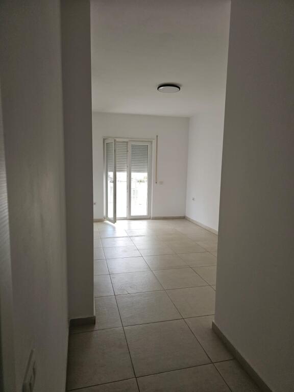 Offices 2+1+2 for rent Barrikadave Street near the Vojo Kushi bust