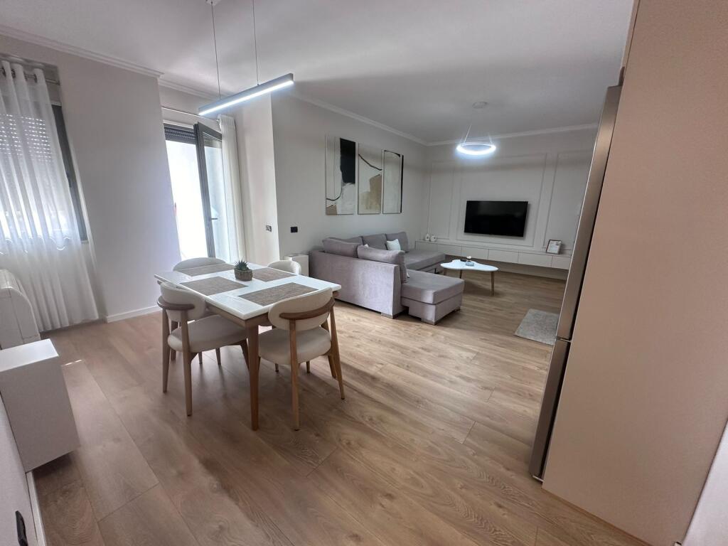Apartament për qera 1+1– Rruga e Kosovarëve