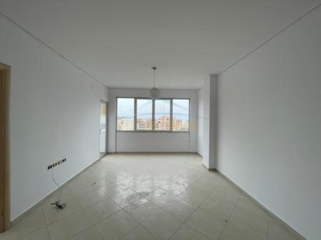 Shitet,Apartament 2+1, Unaza e Re, Tirane