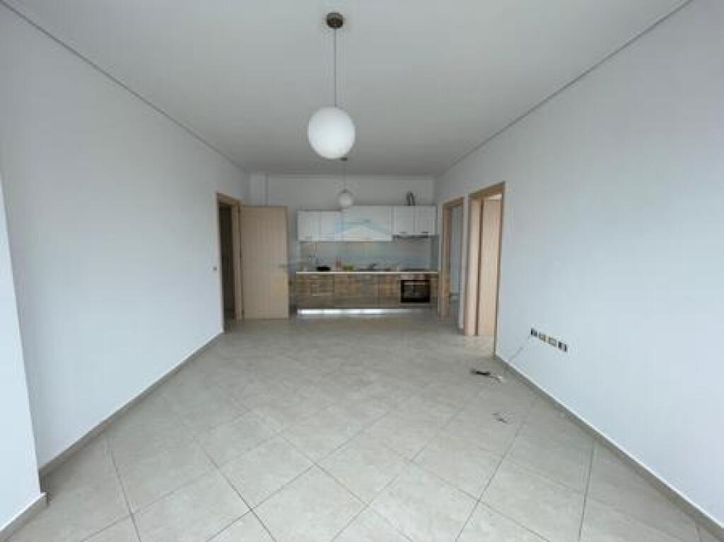 Shitet,Apartament 2+1, Unaza e Re, Tirane