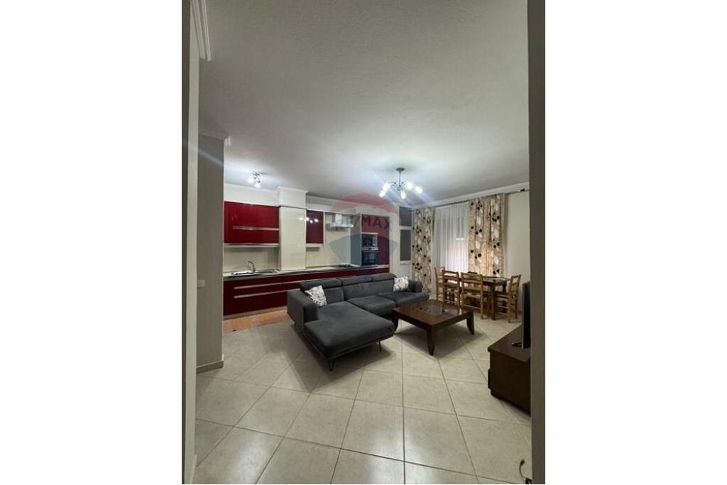 Apartament 2+1 per qira prane Eleonores.