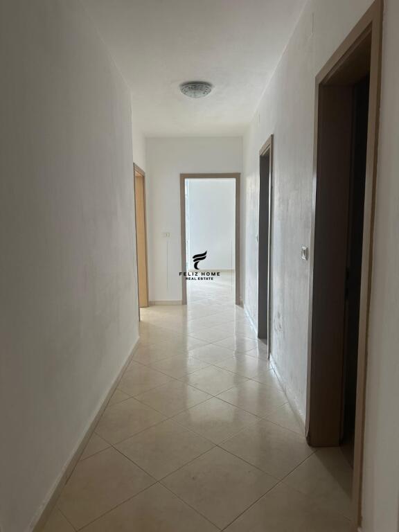 UFFICIO IN AFFITTO 140 M2 VASIL SHANTO 1.200 EURO