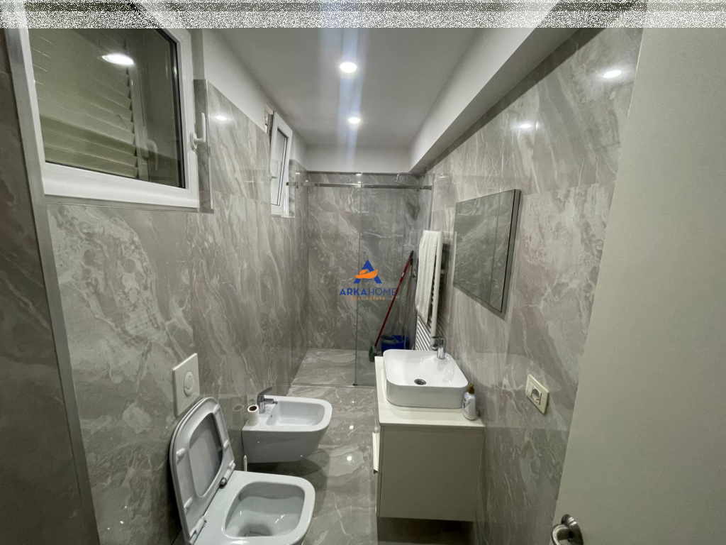 JEPET APARTAMENT ME QERA 2+1+2BALLKONE TE "REZIDENCA KODRA E DIELLIT 1" 1700 EURO