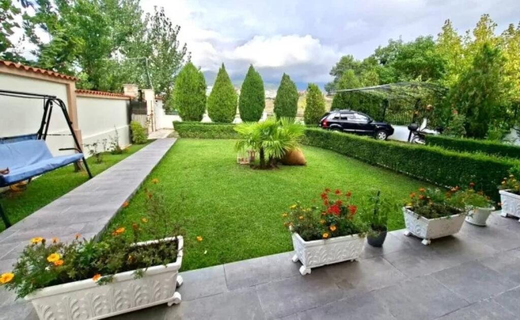 For rent: *Furnished duplex 2 floors &amp; Veranda* *(📍Ali Dem - Pasho Hysa St)* - *1,100€/month*