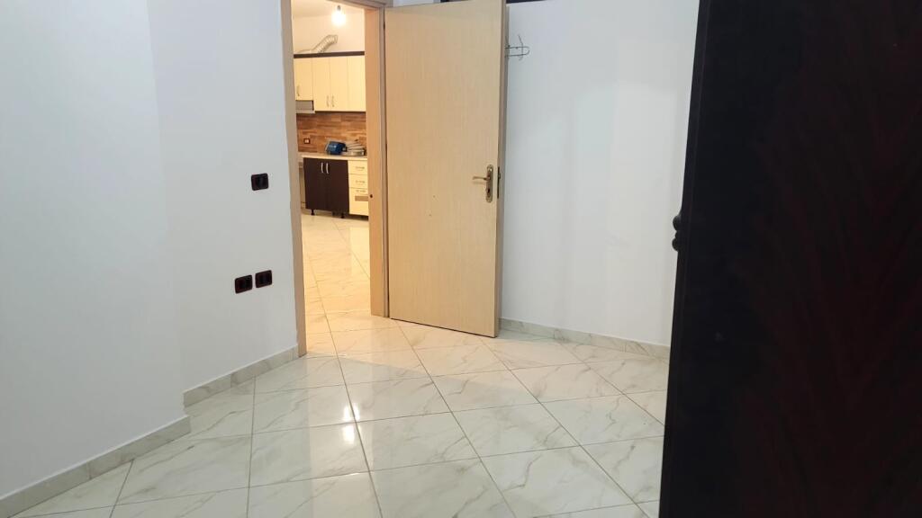 Affittasi 2+1 vuoto ASTIR TE 2 PALMAT 38.000 lek