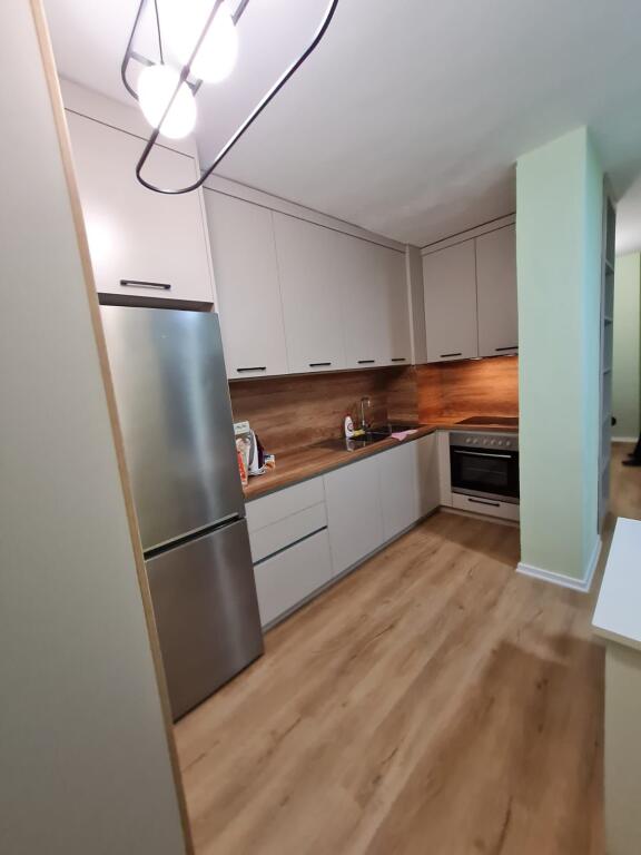 Affitto, Appartamento 2+1, Via Kavajes, ex parco, Tirana.
